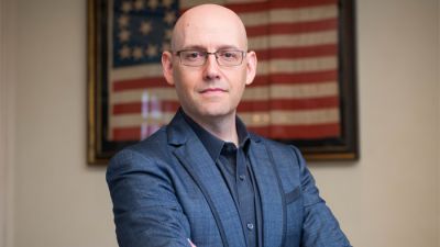 Brad Meltzer is the multimedia bestselling author and creator of dozens of legal and historical thrillers, TV shows, TED Talks, comic books and children’s books, among many other pursuits