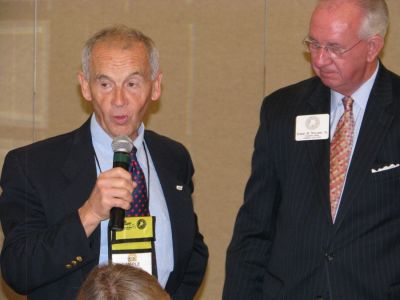 Merle Baranczyk (left) shares an idea from his newspapers in Arkansas Valley Publishing in Salida, Colorado, at the Great Idea Exchange as part of the 131st Annual Convention & Trade Show in Tulsa, Oklahoma, moderated by Robert Williams Jr. (right). (Publishers  Auxiliary)