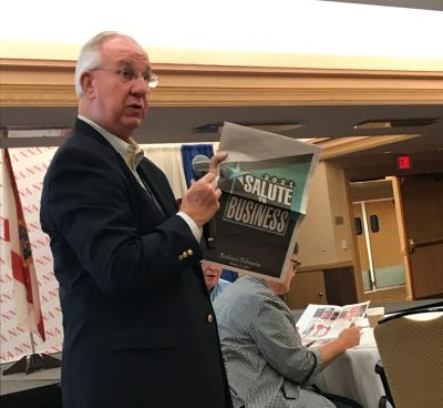 NNA Past President Robert M. Williams Jr., NNA director of creative resources, leads the Great Idea Exchange at the Annual Convention & Trade Show in Jacksonville, Florida.